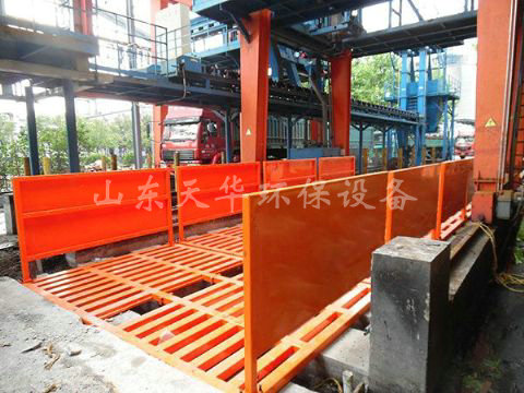 點擊查看詳細信息<br>標題：濟寧唐口煤礦4X12米煤礦專用洗車機 閱讀次數(shù)：2138