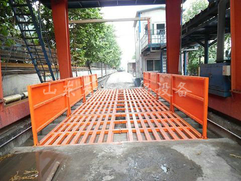 點擊查看詳細信息<br>標題：濟寧唐口煤礦4X12米煤礦專用洗車機 閱讀次數(shù)：2368