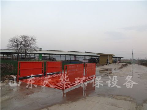 點(diǎn)擊查看詳細(xì)信息<br>標(biāo)題：中鐵建3.7*5標(biāo)準(zhǔn)洗車(chē)機(jī)案例 閱讀次數(shù)：2610